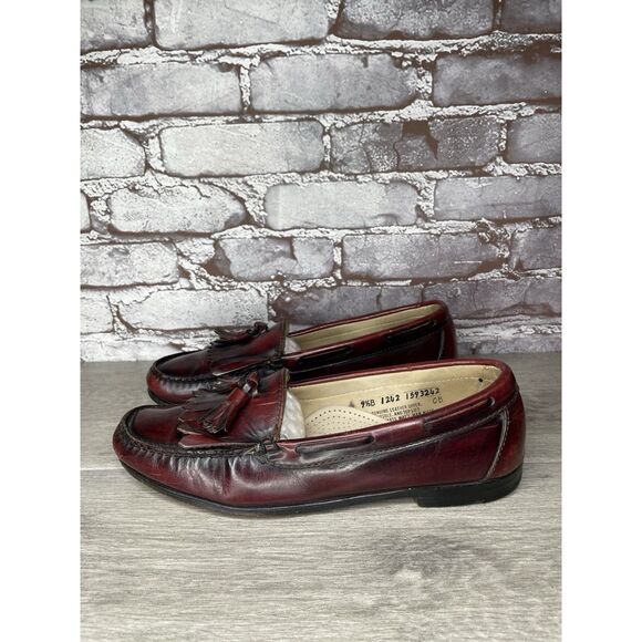 G.H. Bass & Co. Weejuns Burgundy Leather Kiltie Tassel Loafers Men Sz 9.5B US/43 - Picture 2 of 16